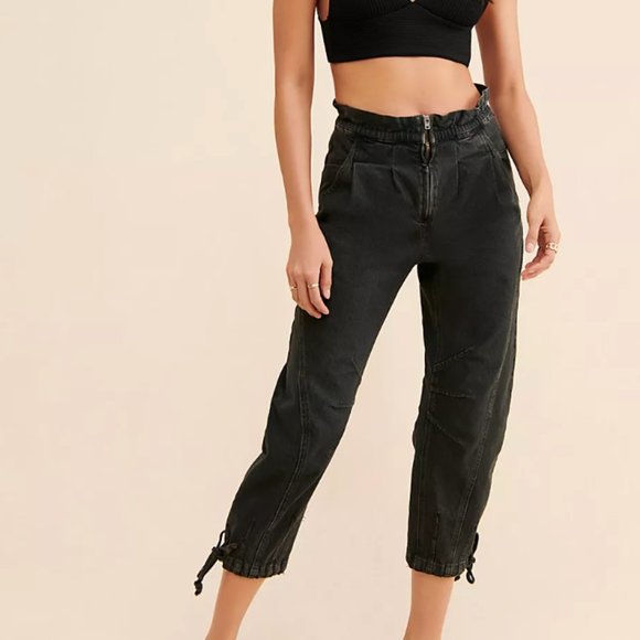 FREE PEOPLE Baggy Clinched Jeans NWT Sz Small - Picture 1 of 4